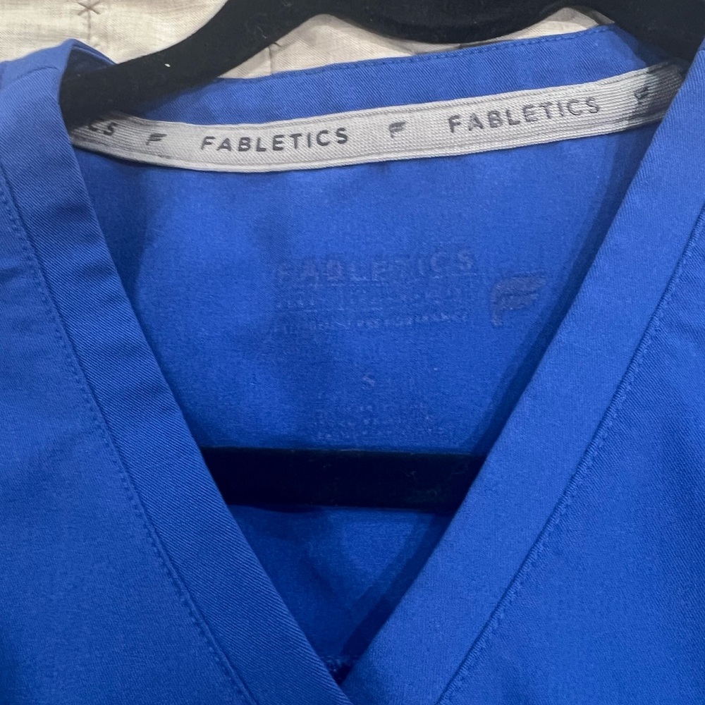 Fabletics Vital Scrub Top - Royal Blue